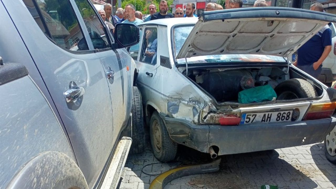 Erfelek’te park yoğunluğu kazaya neden oldu