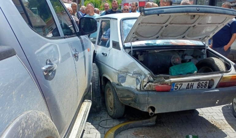 Erfelek’te park yoğunluğu kazaya neden oldu