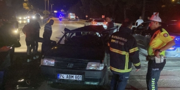 iki-otomobilin-karistigi-kazada-1-kisi-oldu-1-kisi-yaralandi