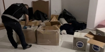 is-yerinde-122-bin-sentetik-ecza-hapi-bulundu