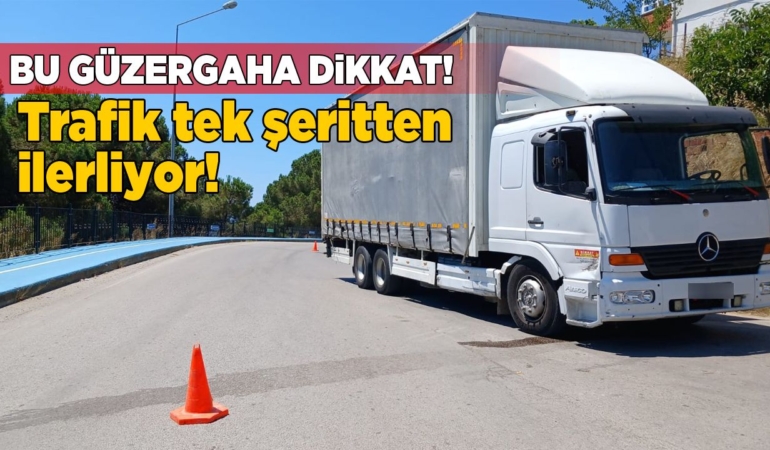 Sinop’ta arıza yapan kamyon yolda kaldı