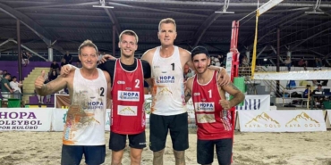 karadeniz-sahilinde-uluslararasi-plaj-voleybol-coskusu