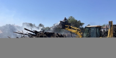 kereste-deposunda-cikan-yangin-sonduruldu