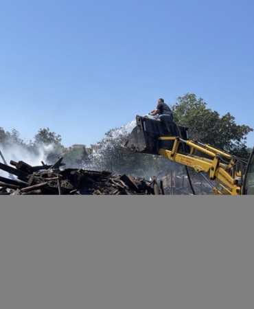 kereste-deposunda-cikan-yangin-sonduruldu