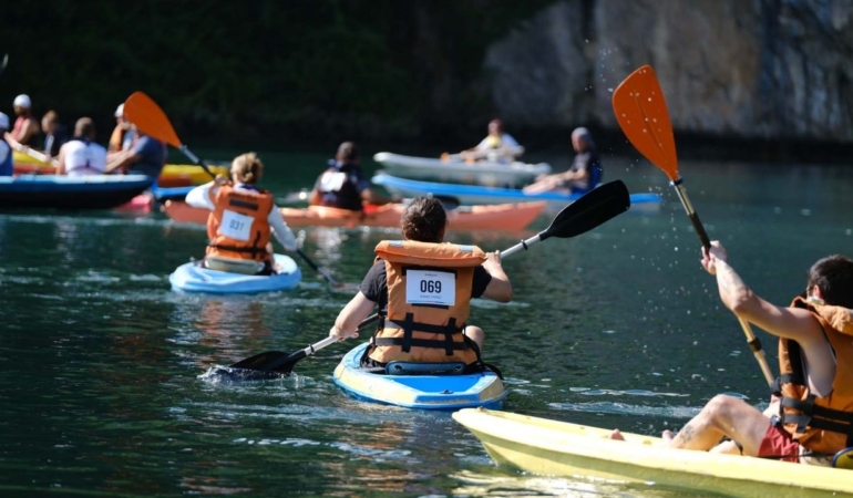 kral-mezarlari-kano-yarisi-duzenlendi