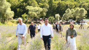lavanta-bahcesi-torenle-hizmete-acildi