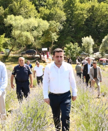 lavanta-bahcesi-torenle-hizmete-acildi