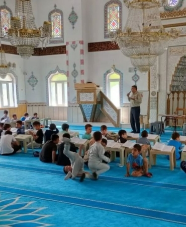 merzifon-muftusu-yaz-kuran-kurslarini-ziyaret-etti