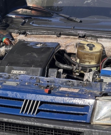 park-halindeki-aracta-yangin-cikti