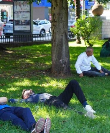 samsun-yanitor-termometre-33-dereceyi-nem-yuzde-90i-gecti