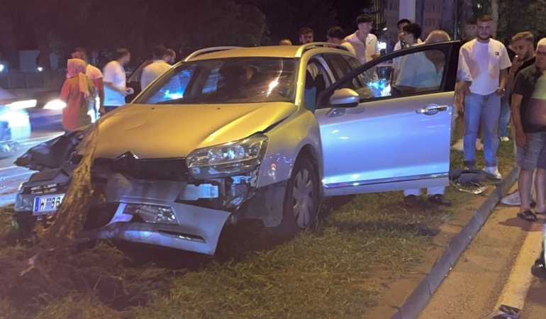 samsunda-motosiklet-otomobille-carpisti-2-yarali