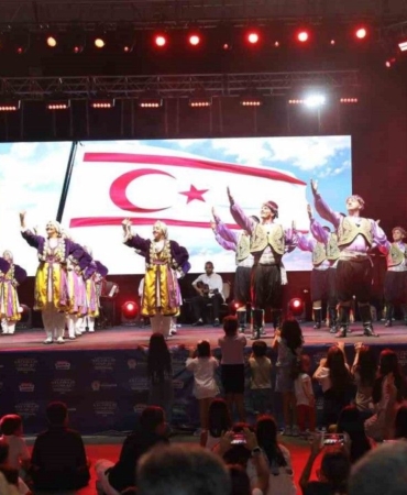 samsunda-uluslararasi-halk-oyunlari-festivaline-yogun-ilgi