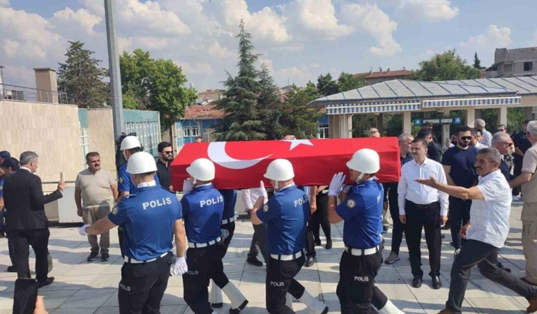 sinop-eski-valisi-karaomeroglu-son-yolculuguna-ugurlandi