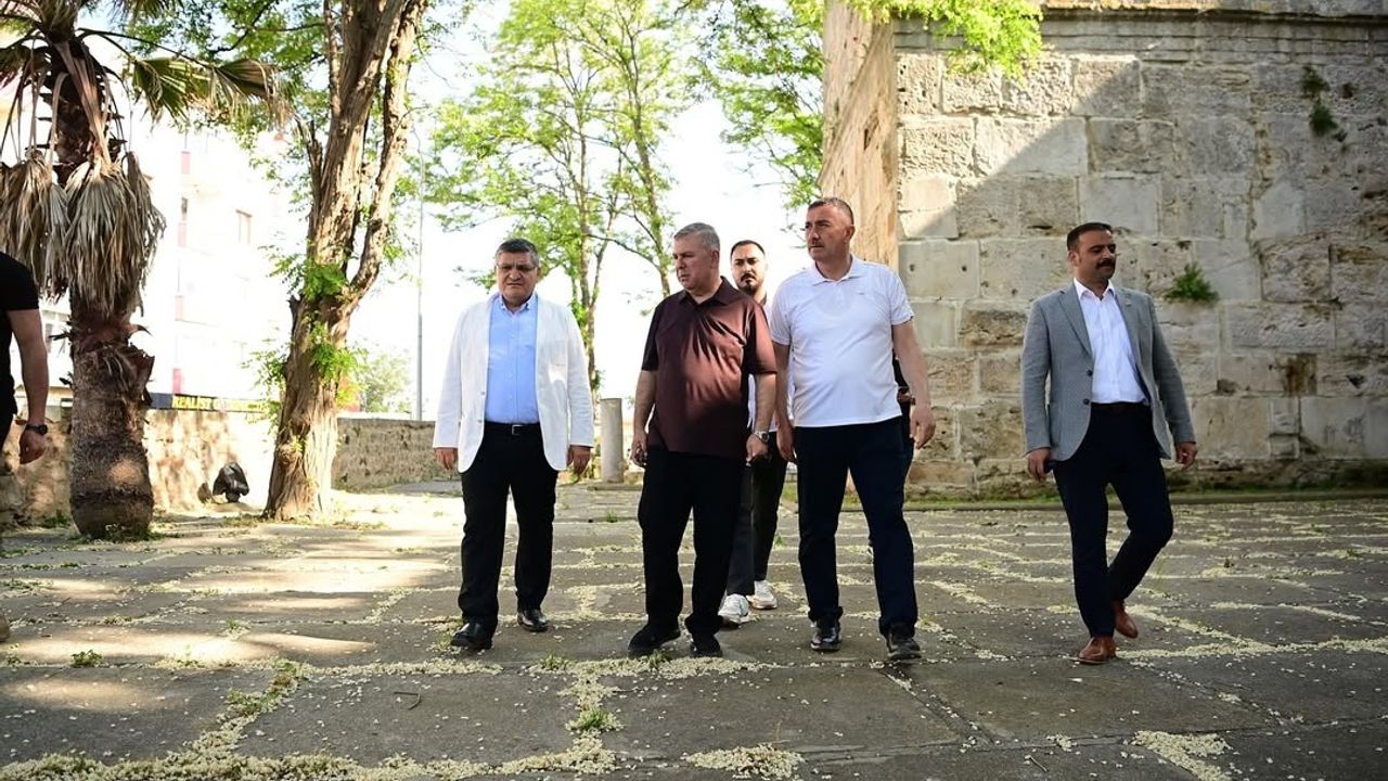 sinop-kalesinin-lonca-kapisinda-incelemevalimiz-dr-mustafa-ozarslan-ak-parti-sinop-millet