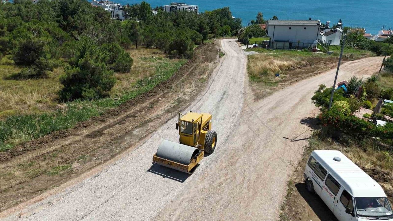 sinop-kent-merkezinde-asfalt-mesaisi