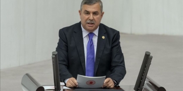 Nazım Maviş mecliste güven tazeledi