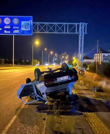 tirin-sikistirdigi-otomobil-takla-atti