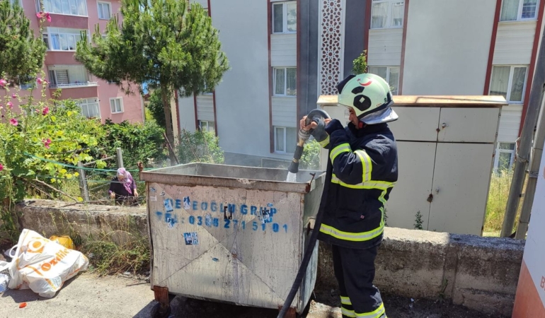Sinop’ta çöp konteynerinde yangın