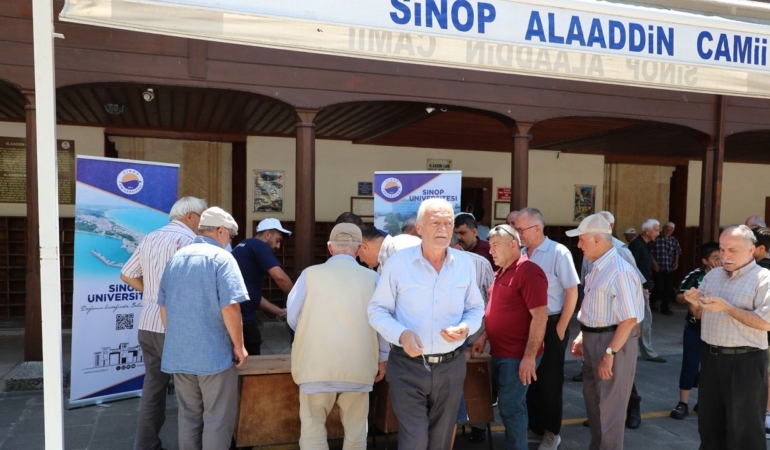 Sinop Üniversitesi’nden aşure ikramı