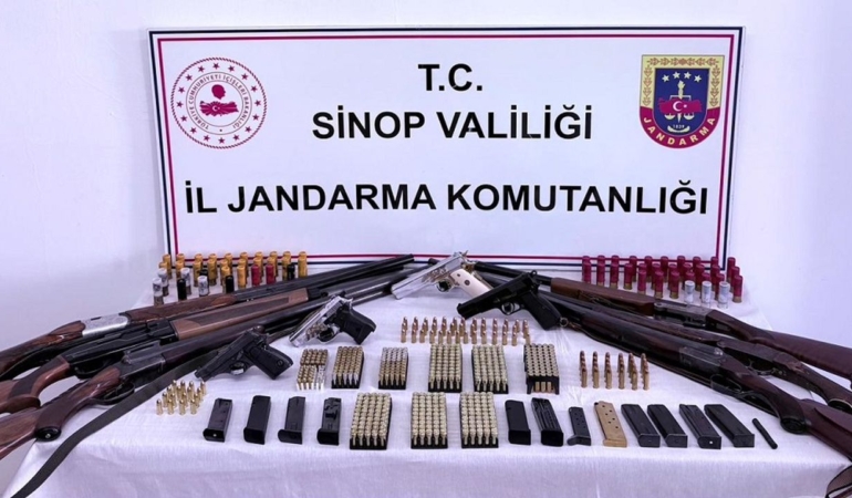 Sinop’ta kaçak silah operasyonu: 5 gözaltı