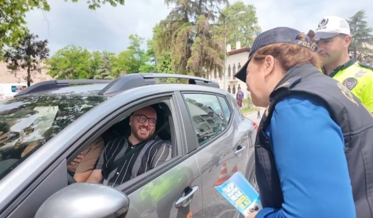 Emniyet Müdürü Kılıçoğlu, sürücülerle birebir görüştü