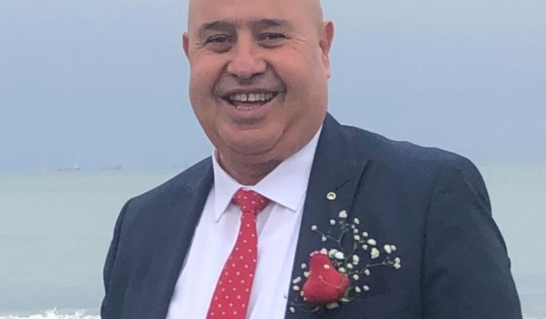 Renkli kişiliği ile herkesin gönlünde taht kurdu