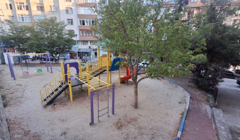 Yeni Mahalle’deki çocuk parkı tehlike saçıyor