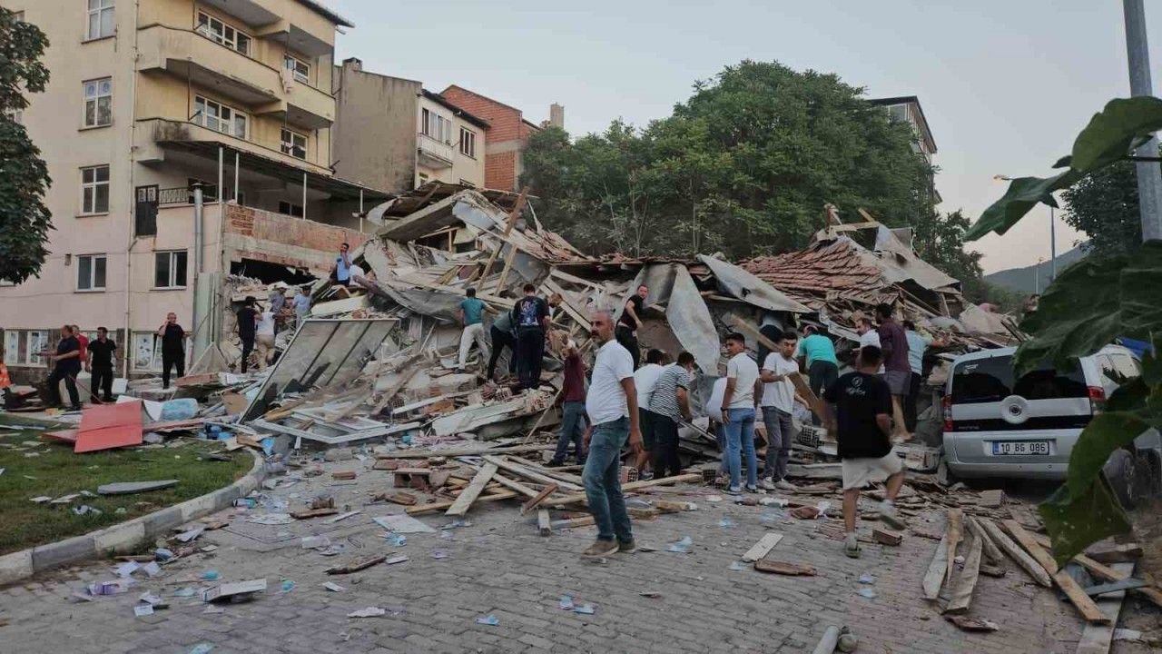 61lik-deprem-bazi-binalarda-hasar-olustu
