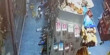 61lik-deprem-marketi-yerle-bir-etti