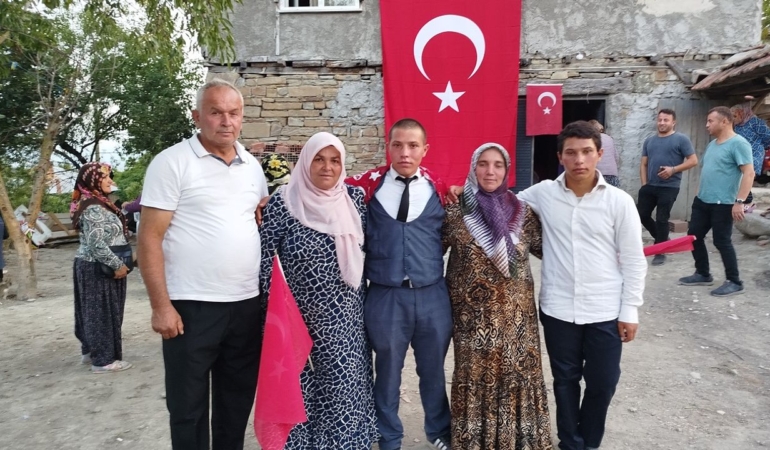 a-a-20250807-38771602-38771601-s-o-s-y-a-l-m-e-d-y-a-p-a-y-l-a-s-i-m-i-y-l-a-g-u-n-d-e-m-o-l-a-n-i-b-r-a-h-i-m-c-e-t-i-n-a-s-k-e-r-e-u-g-u-r-l-a-n-d-i