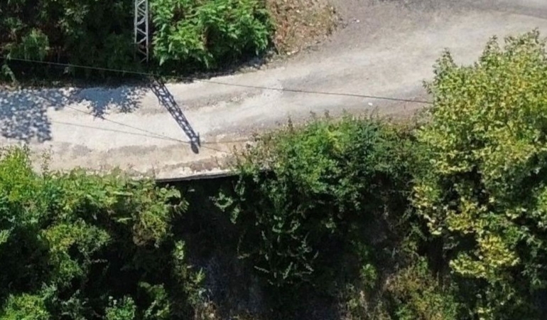 Sinop’ta tehlikeli yola mahalleliden acil önlem çağrısı