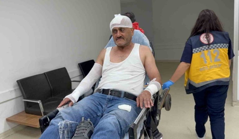 Alevler içinde kaldı, dereye atlayarak yanmaktan kurtuldu