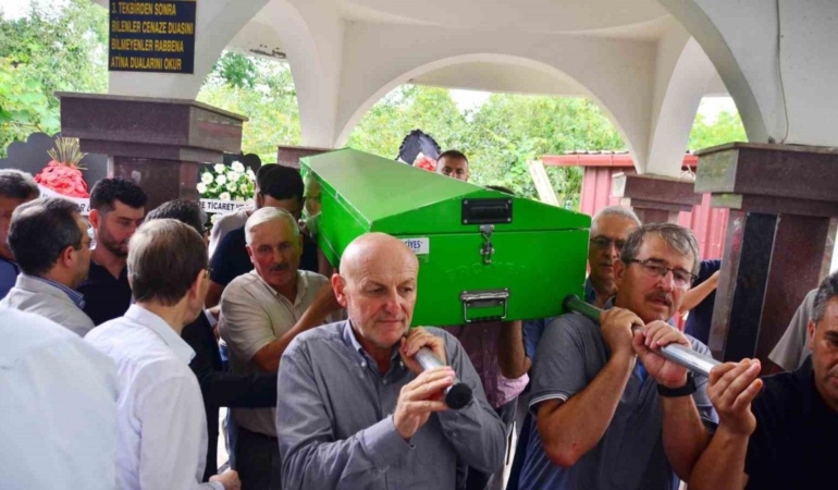 Başkan Şenl Kul’un kardeşi toprağa verildi