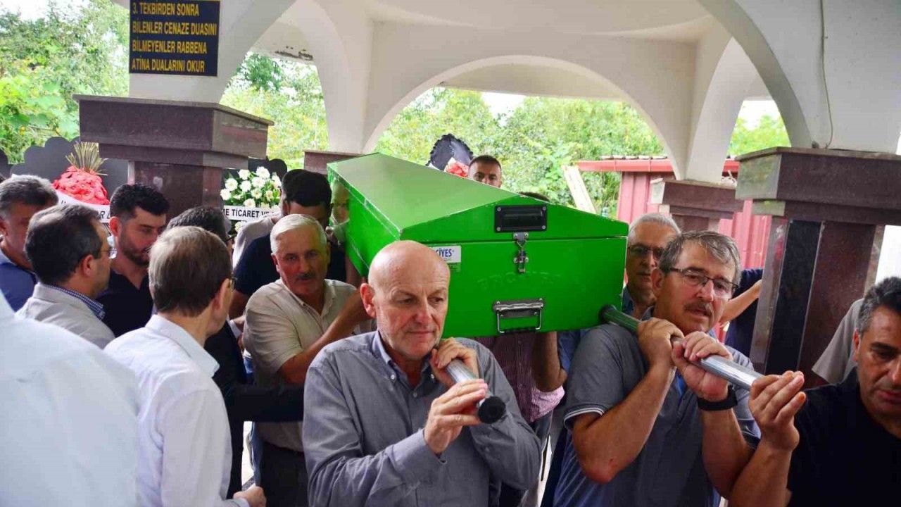 baskan-senl-kulun-kardesi-topraga-verildi
