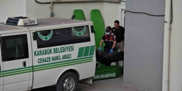 cezaevinden-izinli-cikti-esinin-evini-atese-verdi