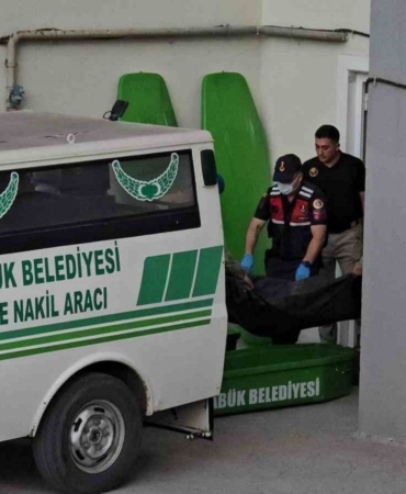 cezaevinden-izinli-cikti-esinin-evini-atese-verdi