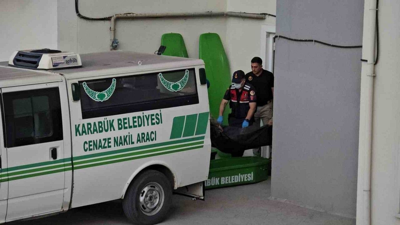 cezaevinden-izinli-cikti-esinin-evini-atese-verdi