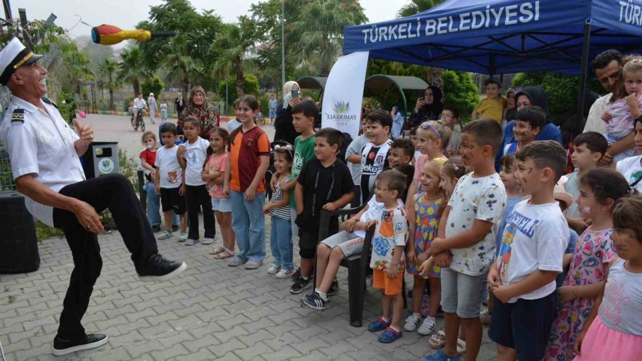 cocuk-senligi-renkli-goruntulere-sahne-oldu
