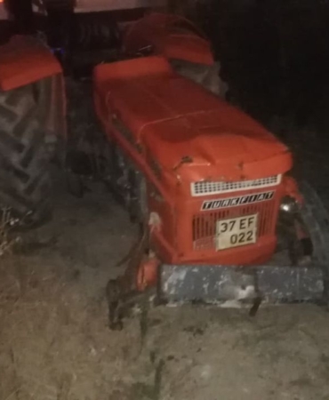 devrilen-traktorun-surucusu-yaralandi