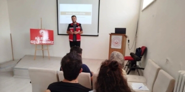 genc-ciftler-aile-ve-evlilik-konusunda-bilgilendirildi