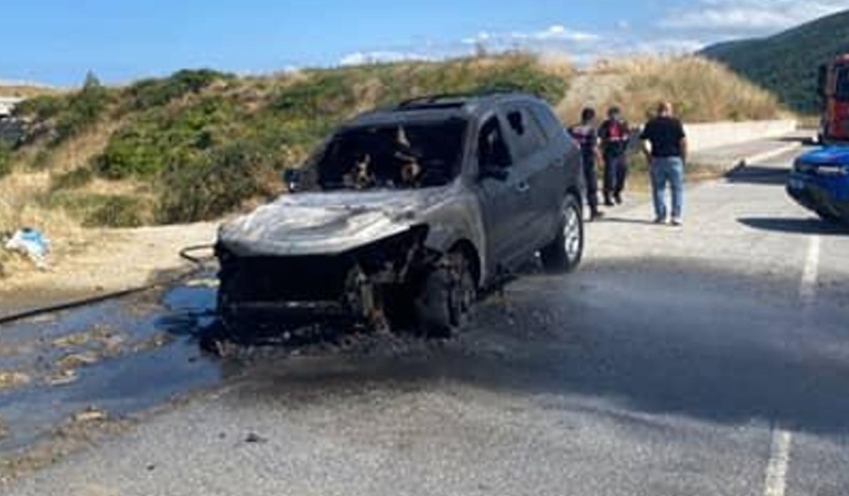 Otomobil hareket halindeyken alev aldı
