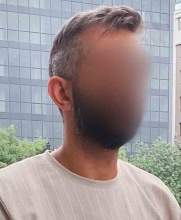 is-arkadasini-bicakladi