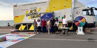 iste-guvenli-gelecek-tiri-samsunda-vatandasla-bulustu