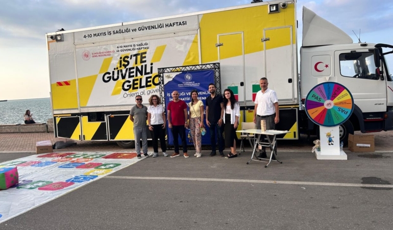 iste-guvenli-gelecek-tiri-samsunda-vatandasla-bulustu