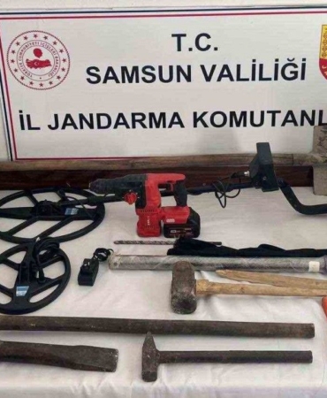 kacak-defineciler-yakayi-ele-verdi