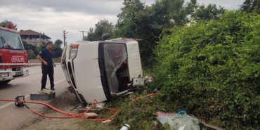 kamyonetin-devrilmesiyle-1-kisi-oldu-2-kisi-yaralandi