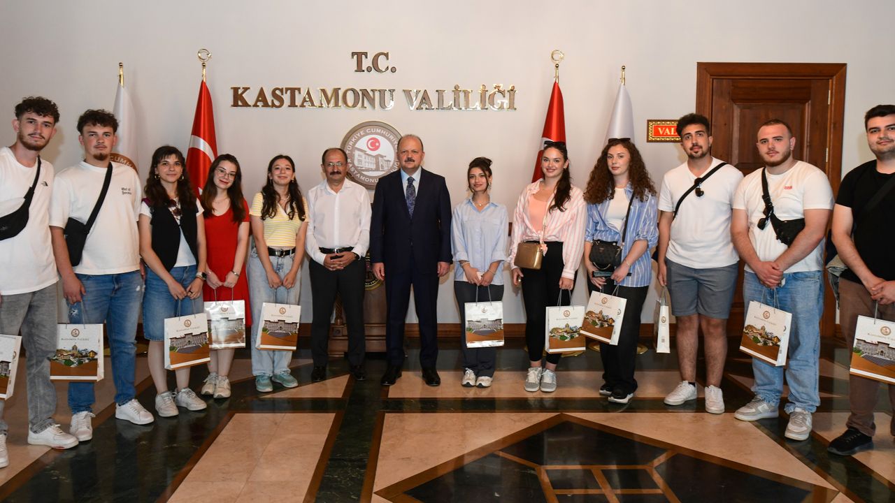 kastamonu-valisi-dalli-uluslararasi-ogrencileri-kabul-etti