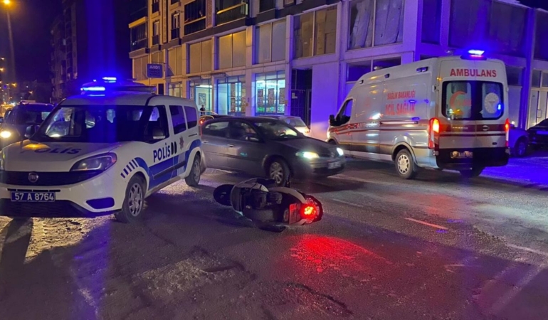 Motosiklet kazasında 2 kişi yaralandı