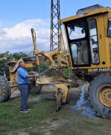 muhtardan-ornek-davranis