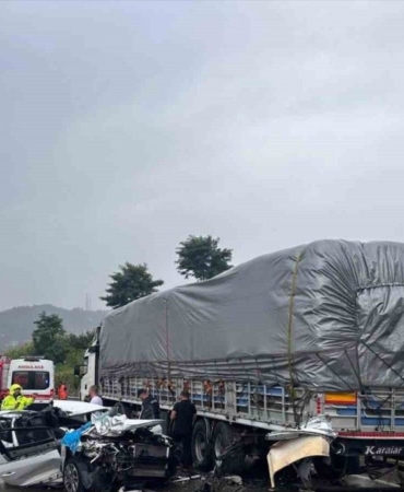 otomobil-tira-carpti-1-olu-2-yarali